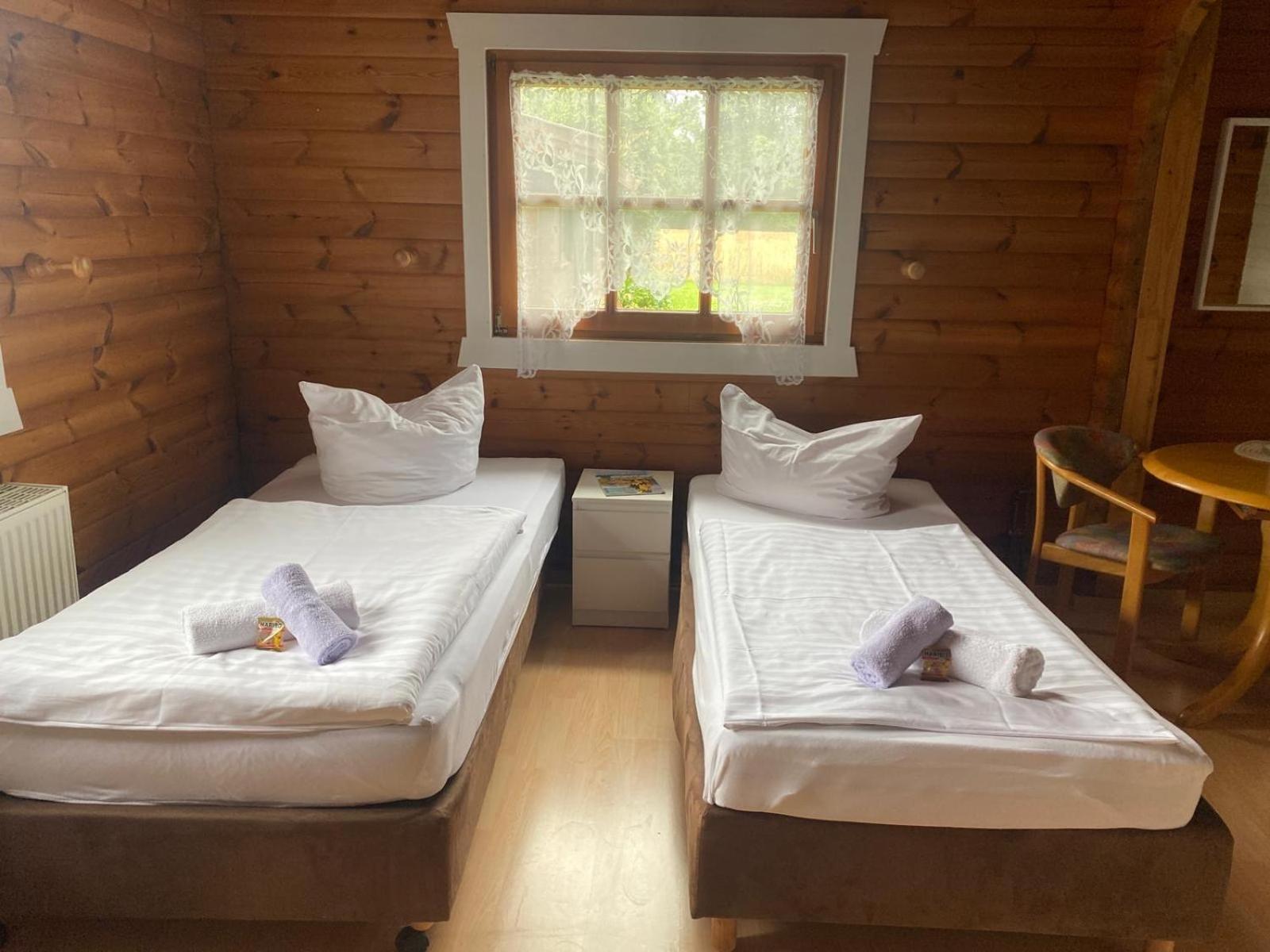 Abb Sportcenter Gaensefurth, Doppelzimmer Ohne Kueche, Standard Doppelzimmer Mit Kueche Hecklingen  Bagian luar foto
