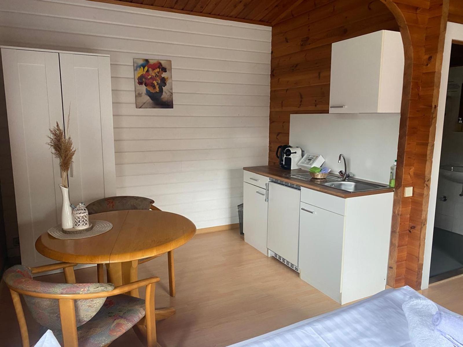 Abb Sportcenter Gaensefurth, Doppelzimmer Ohne Kueche, Standard Doppelzimmer Mit Kueche Hecklingen  Bagian luar foto
